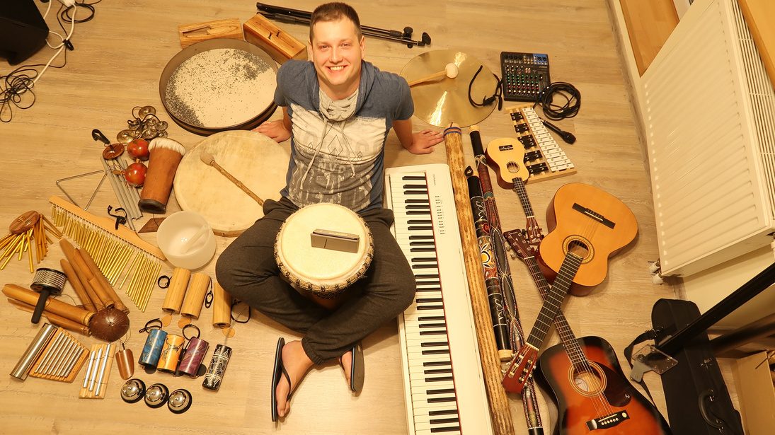 Instrumenty w pracowni muzycznej